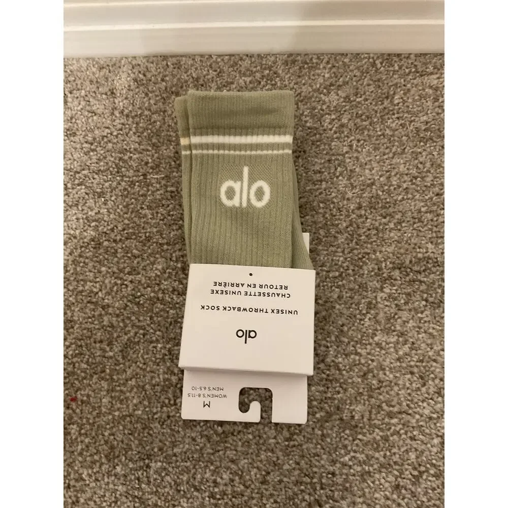 NWT Alo Yoga Unisex Throwback Socks Limestone White Crew Socks, M